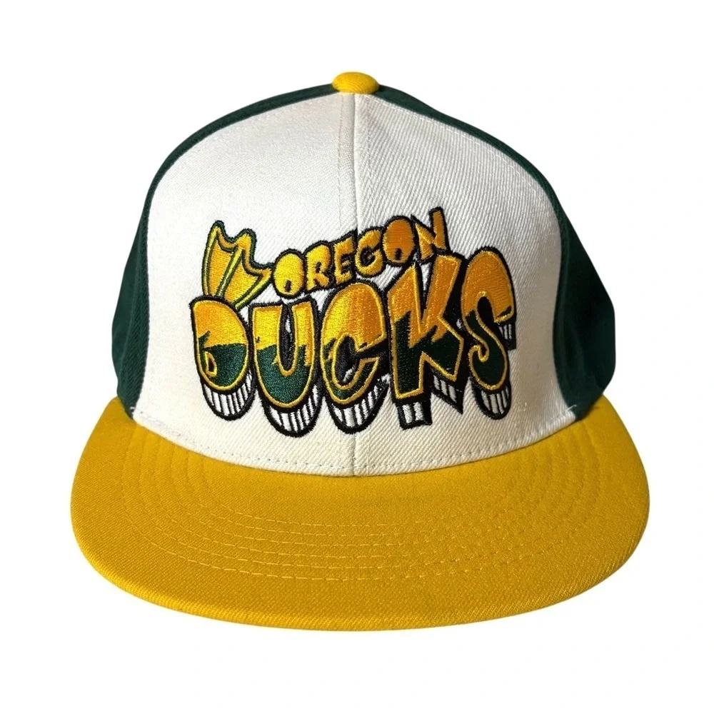 Vintage Top of the World Oregon Ducks Graffiti Script SnapBack Hat